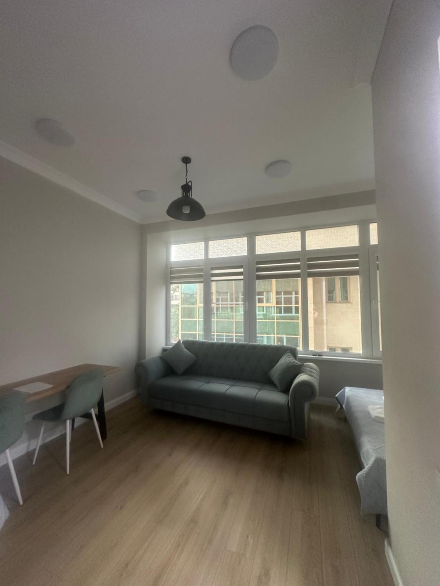 Comfortable Apartment In Central Of Almaty Esterno foto