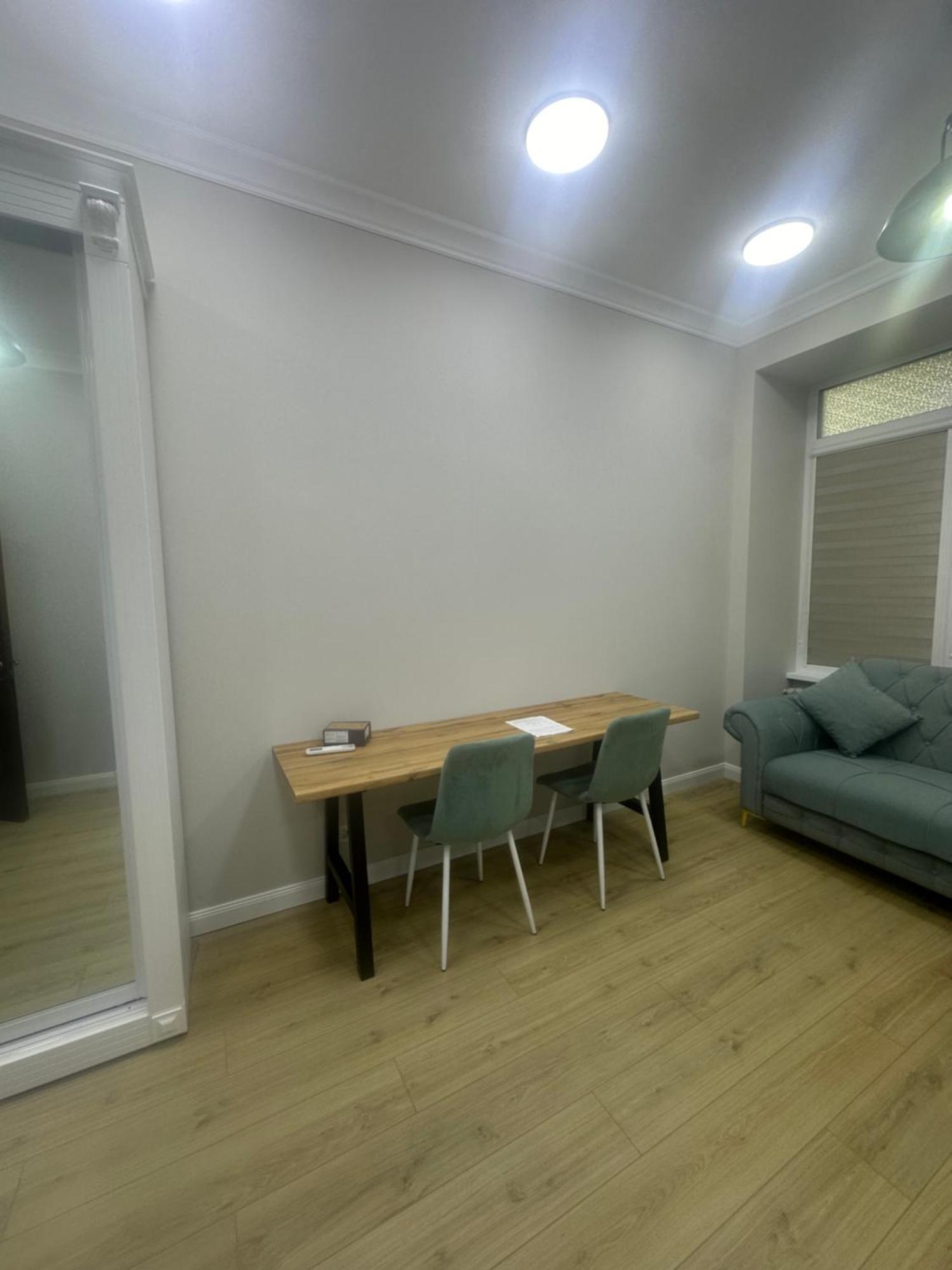 Comfortable Apartment In Central Of Almaty Esterno foto