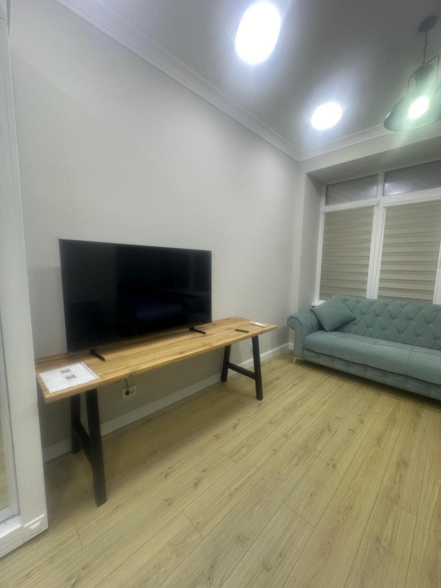 Comfortable Apartment In Central Of Almaty Esterno foto